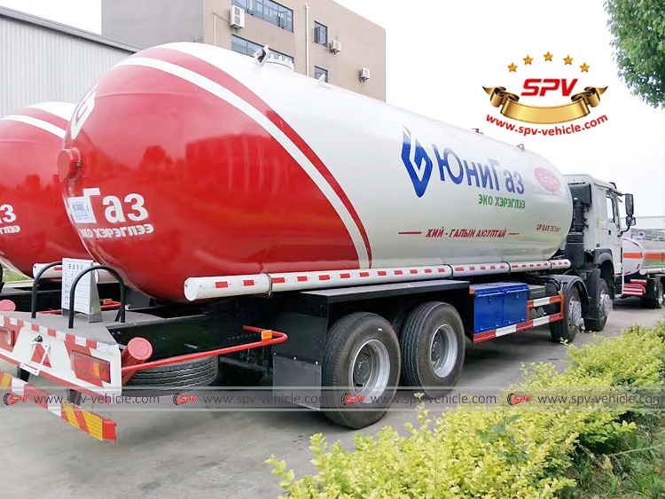 LP Gas Tanker Sinotruk - RB